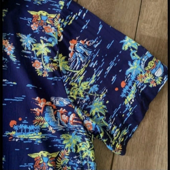 Men's STAR WARS HAWAIIAN SHIRT SIZE XL WITH BABY YODA PRINT - Picture 4 of 5